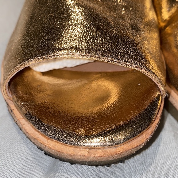 Anthropologie Silent D Peep Toe Gold Flats 38 EUC - Picture 7 of 16